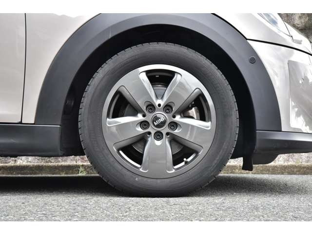 �y���d�b�ł̂��⍇����D��I�ɂ��Ή��v���܂��z���w���������������Ă��邨�q�l�͂��d�b�ɂĂ��A���������܂��B���Ђł͂����X���͂��d�b�̂��q�l��D��I�ɂ��Ή������Ē����Ă���܂��B�\�߂��e�͊肢�܂��B