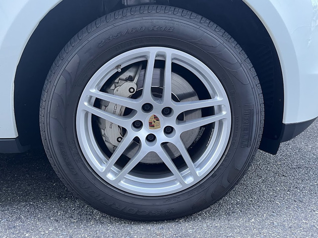 �t�����g235/60R18�s�����[�w��^�C��