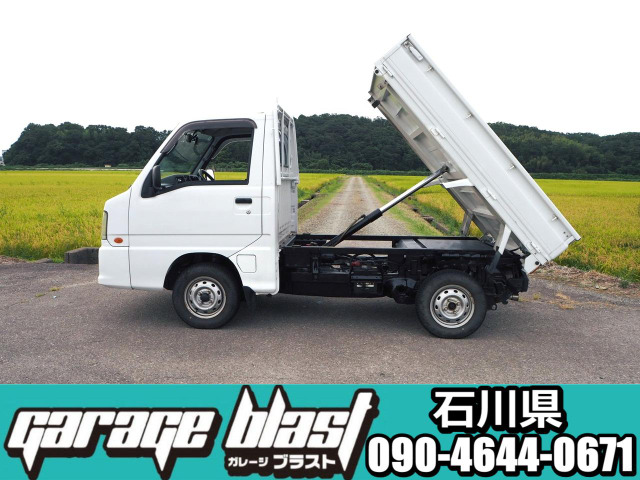 4WD�̃_���v�ł��B��Ŋ뜜��̃X�[�p�[�`���[�W���[�t��4�C���́A���]����͋������薞�ԏd�ʂ�ς�ł��X�^�[�g����O���O�����x���グ�Ă���܂��B�X�[�p�[�`���[�W���[�̓I�[�g�}�Ƃ̑�����GOOD!!