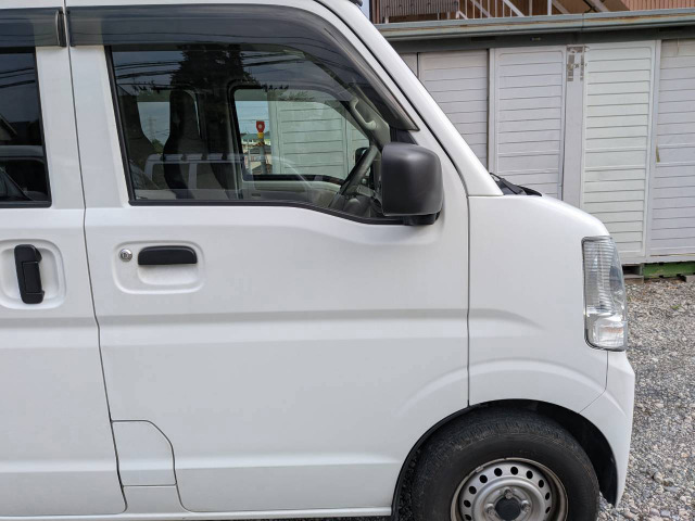 提携整備・板金工場が御座いますので、安心してお買い求めいただけます。