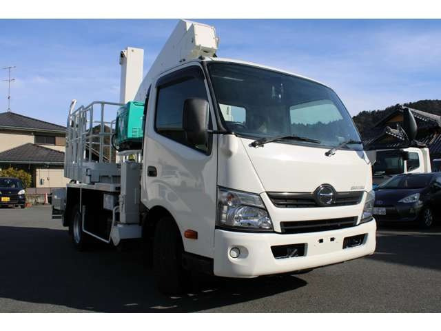 デュトロ高所作業車