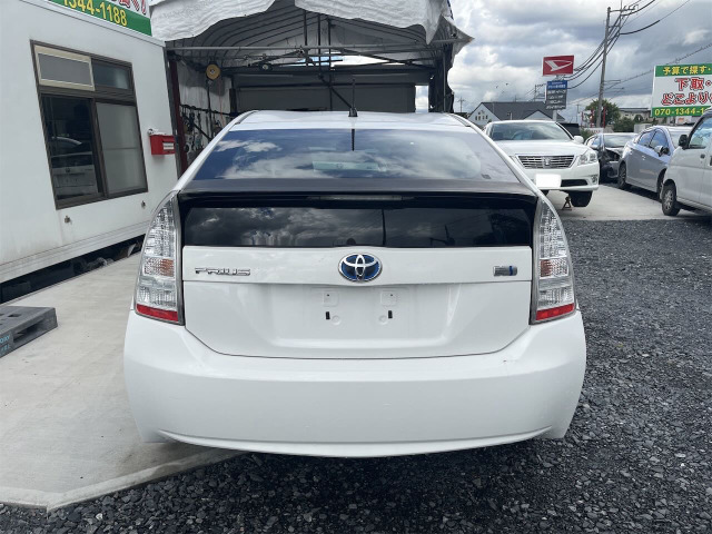 プリウス1.8 L