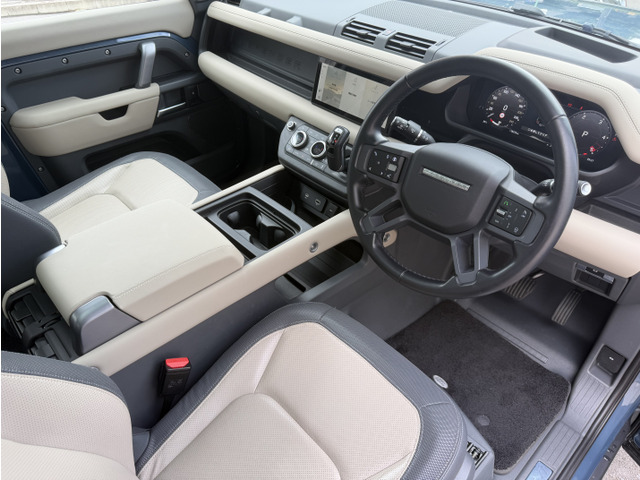 ディフェンダー90 Xダイナミック SE 3.0L D300 ディーゼル 4WD