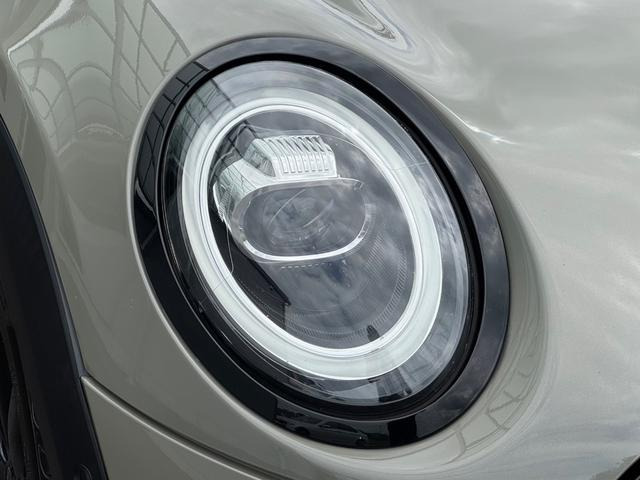 LED�w�b�h���C�g�̓f�U�C���������ł͂Ȃ���Ԃ̈��S���ɔ��Ɍ��ʂ𔭊����܂�!