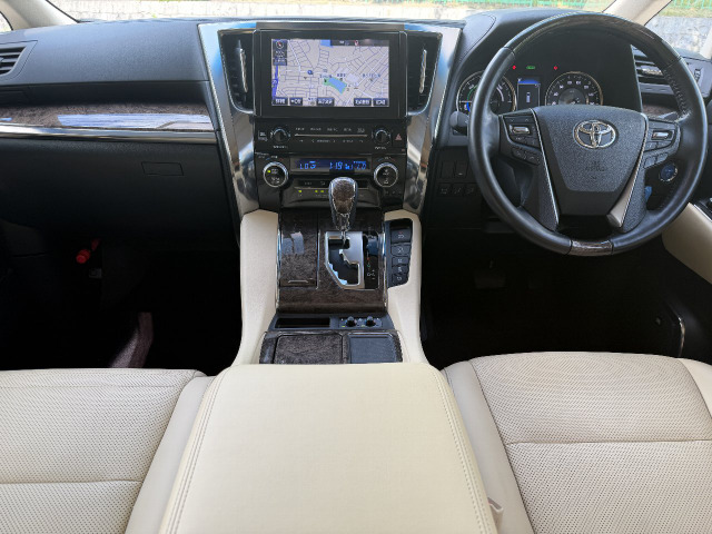 アルファードハイブリッド 2.5 エグゼクティブ ラウンジ E-Four 4WD