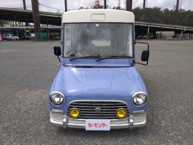 ミラウォークスルーバン