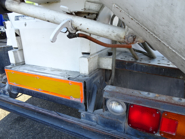 �J���oM50 �h�����e��:9.8m3 �ő卬���e��:12000kg �h��������:3.80m �h�����ő�a:2.10m ��t�p�x:16&deg; �ύڕ����S�ʒu:1.460m