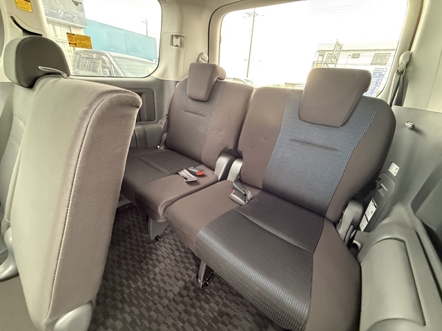 トヨタ ヴォクシー 2.0 ZS 煌II 4WD バックカメラ ETC 両側パワー