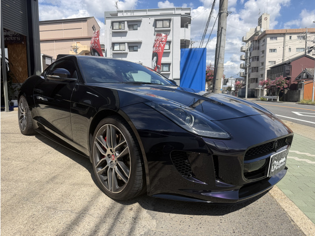 �����O�m�[�Y&���C�h�{�f�B��������F-TYPE Coupe�B����p�x�ɂ���ĕ\���ς���u���b�N�x���[�E�v���~�A�����^���b�N�����ڂł��B