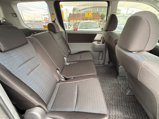 トヨタ ヴォクシー 2.0 ZS 煌II 4WD バックカメラ ETC 両側パワー