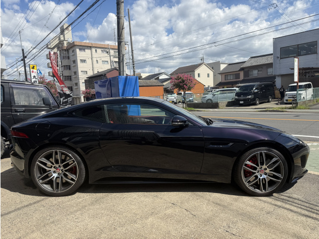�Ⴍ�\�����N�[�y�t�H�����B�S��4,470mm�̃{�f�B��F-TYPE�炵���������v���|�[�V�������Ïk����Ă��܂��B