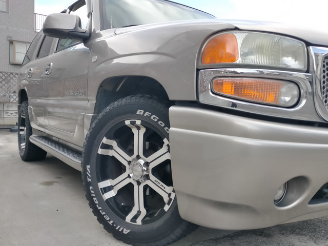 ユーコンデナリ 6.0 V8 4WD