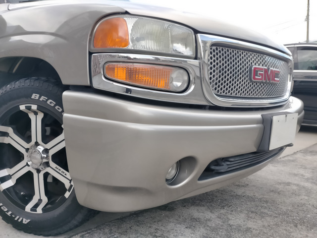 ユーコンデナリ 6.0 V8 4WD