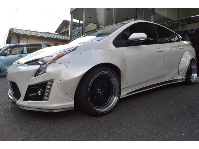 プリウス1.8 S