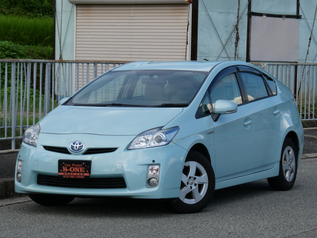 プリウス1.8 S