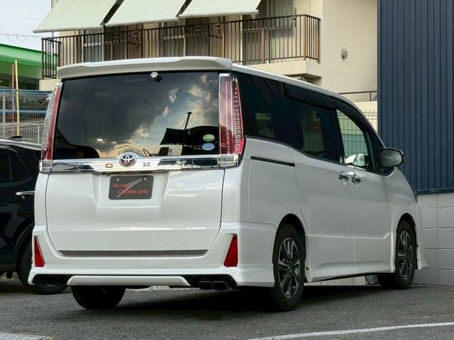 トヨタ ヴォクシー ZS 煌 179.8万円 平成30年(2018年) 大阪府 中古車