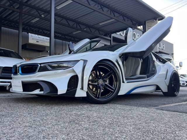 i8(BMW) �x�[�X���f���@�G�i�W�[�R���v���[�g�J�[ ���[�_�E�� ���Îԉ摜