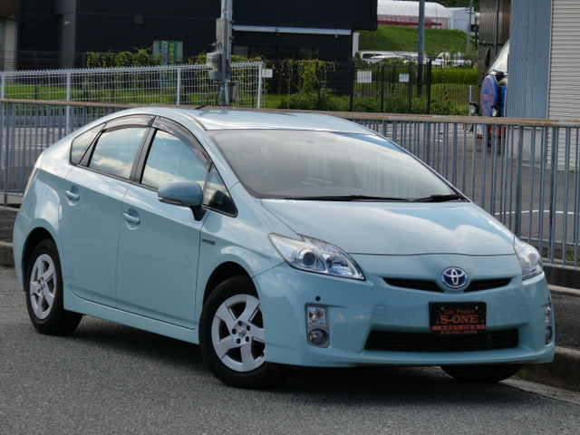 プリウス1.8 S