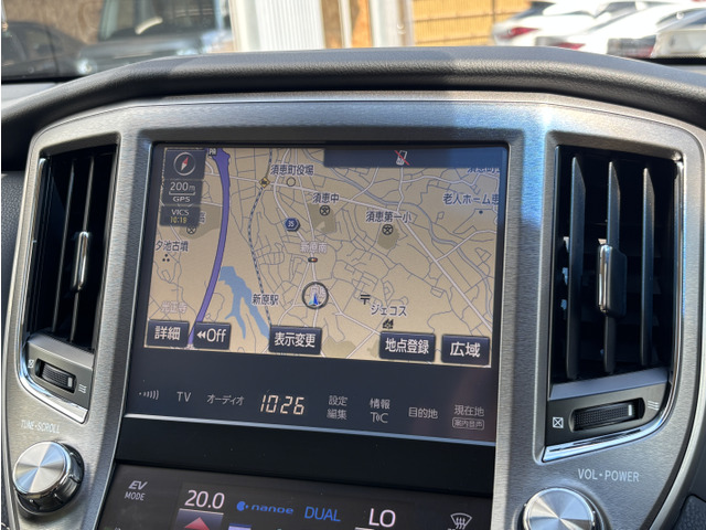 メーカーSDナビ♪ブルーレイ再生可能です!もちろんフルセグTVの視聴やBluetooth接続にも対応♪