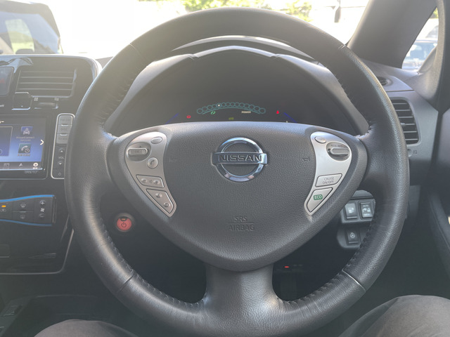 ���n���h���ɃX�C�b�`�����邩����������ɂ����ȑ��삪�ł��܂��B������������!!���₢���킹��TEL06-6430-1230 E-mail cars_genesis2007@yahoo.co.jp�܂�!!��