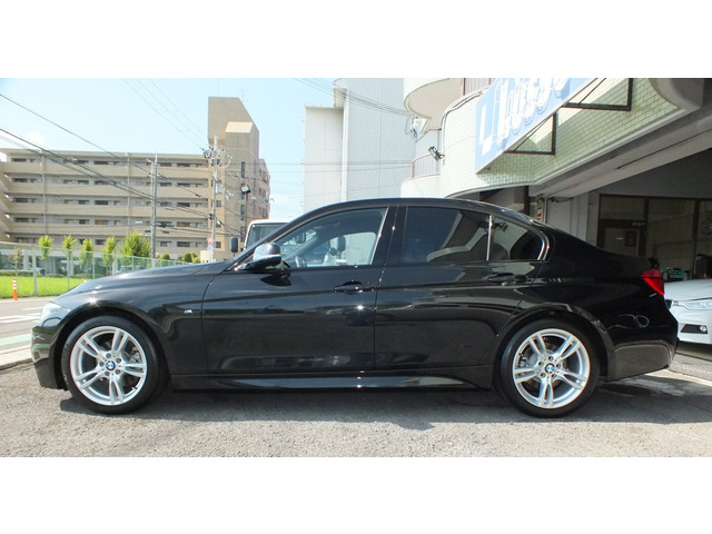 ガレージ保管車両です、エクステリアに劣化は御座いません、非常に綺麗な状態を保っております!