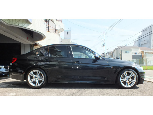 ガレージ保管車両です、エクステリアに劣化は御座いません、非常に綺麗な状態を保っております!