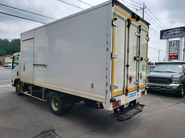 エルフ冷蔵冷凍車