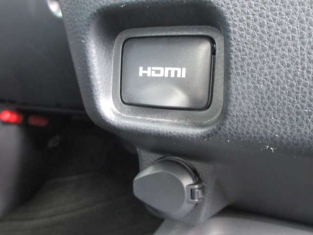HDMI、アクセサリーソケットも装備!