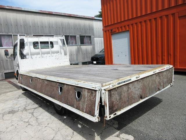 3���J