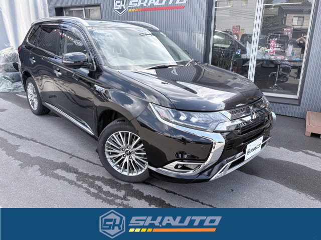 アウトランダーPHEV2.4 G プラスパッケージ 4WD