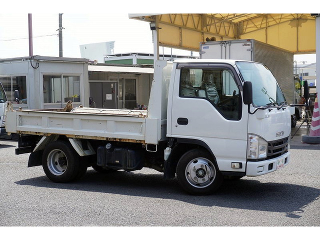 自社の保証3ヶ月間走行無制限!!保証はエンジンはもちろん、ミッションや足回りなどお仕事に関係する場所も専門整備士がしっかり整備をするから付けられます。その他別途保証項目が多い安心有料保証があります。