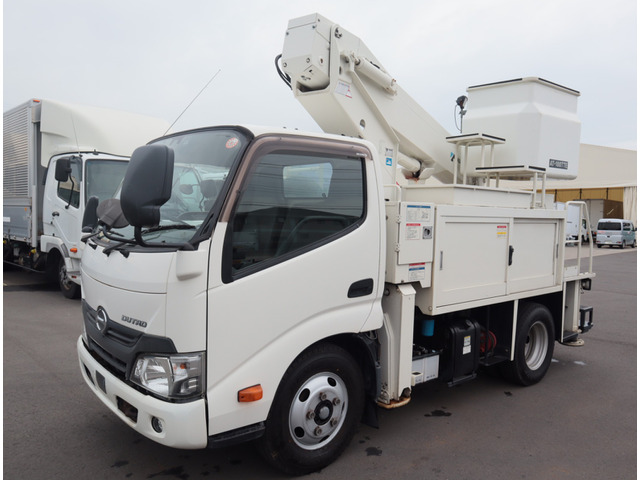 デュトロ高所作業車