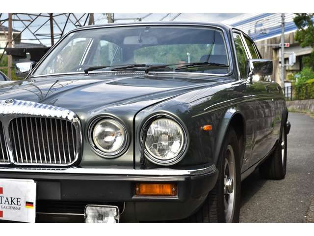 【丁寧な納車準備】当社ではご納車整備から、最終の仕上げまで、少しお時間を頂く車種が御座います。安心安全な状態でご納車するためのお時間です。(ご納車まで最短2週間〜1ヶ月お時間を頂く車種が御座います。)