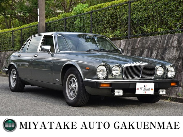 ディムラーダブルシックス