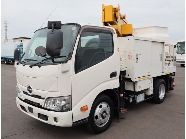 デュトロ高所作業車