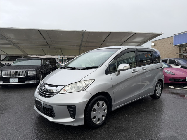 フリード1.5 G プレミアムエディション