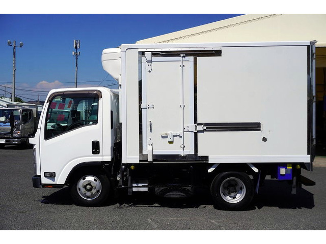 エルフ冷蔵冷凍車