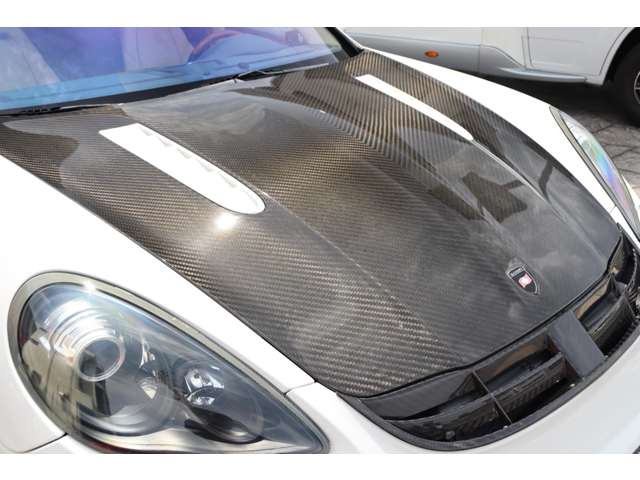 MANSORY エアロボンネット I All Visible Carbon・700,000