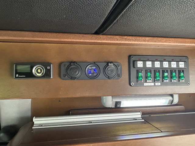 FF�q�[�^�[�X�C�b�` 12V�V�K�[�\�P�b�g �d���v �d���W���X�C�b�`
