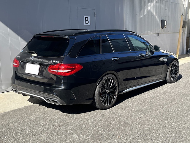 CクラスワゴンAMG C63 S
