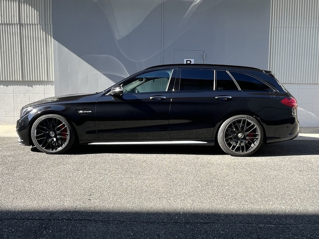 CクラスワゴンAMG C63 S