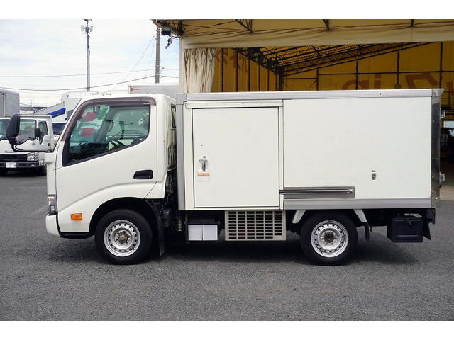 ダイナ冷蔵冷凍車