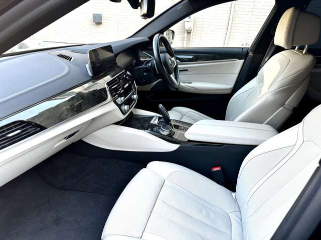 5シリーズセダンM550i xドライブ アルティメット エディション 4WD