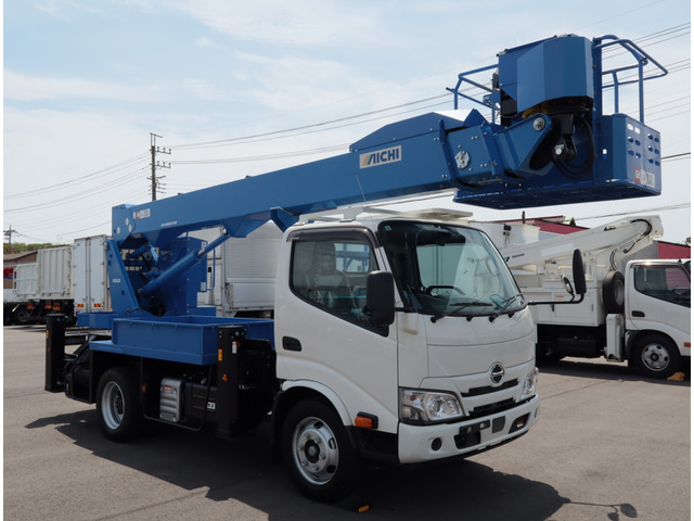 デュトロ高所作業車