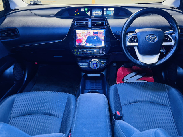 プリウス1.8 S セーフティ プラス