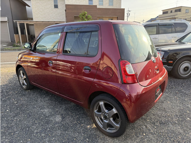 エッセD