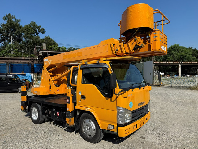 エルフ高所作業車