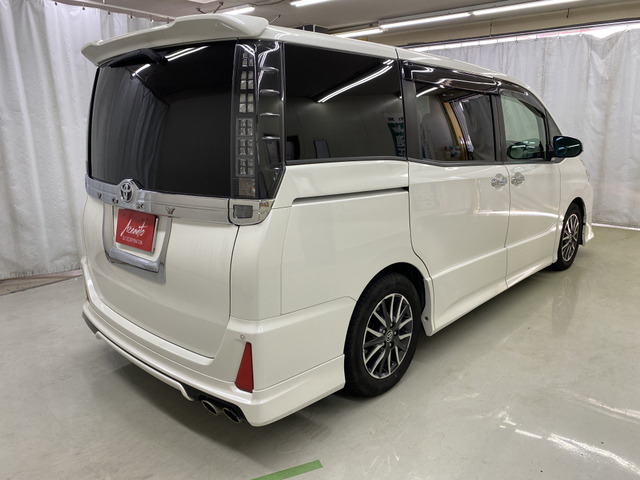ヴォクシー2.0 ZS 煌