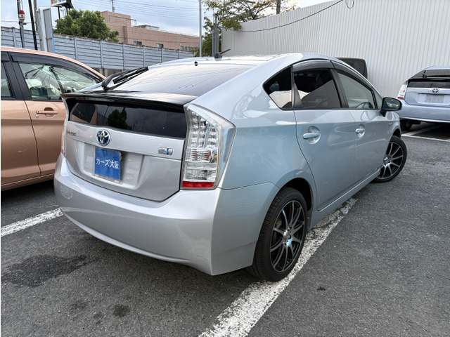 プリウス1.8 S