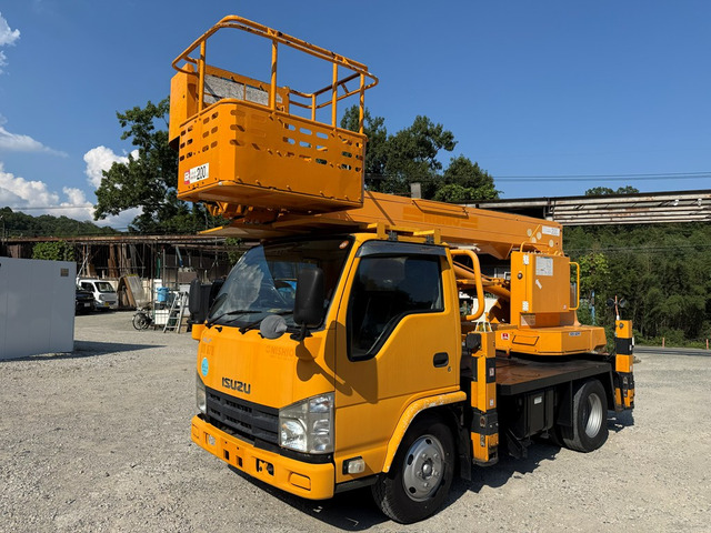 エルフ高所作業車
